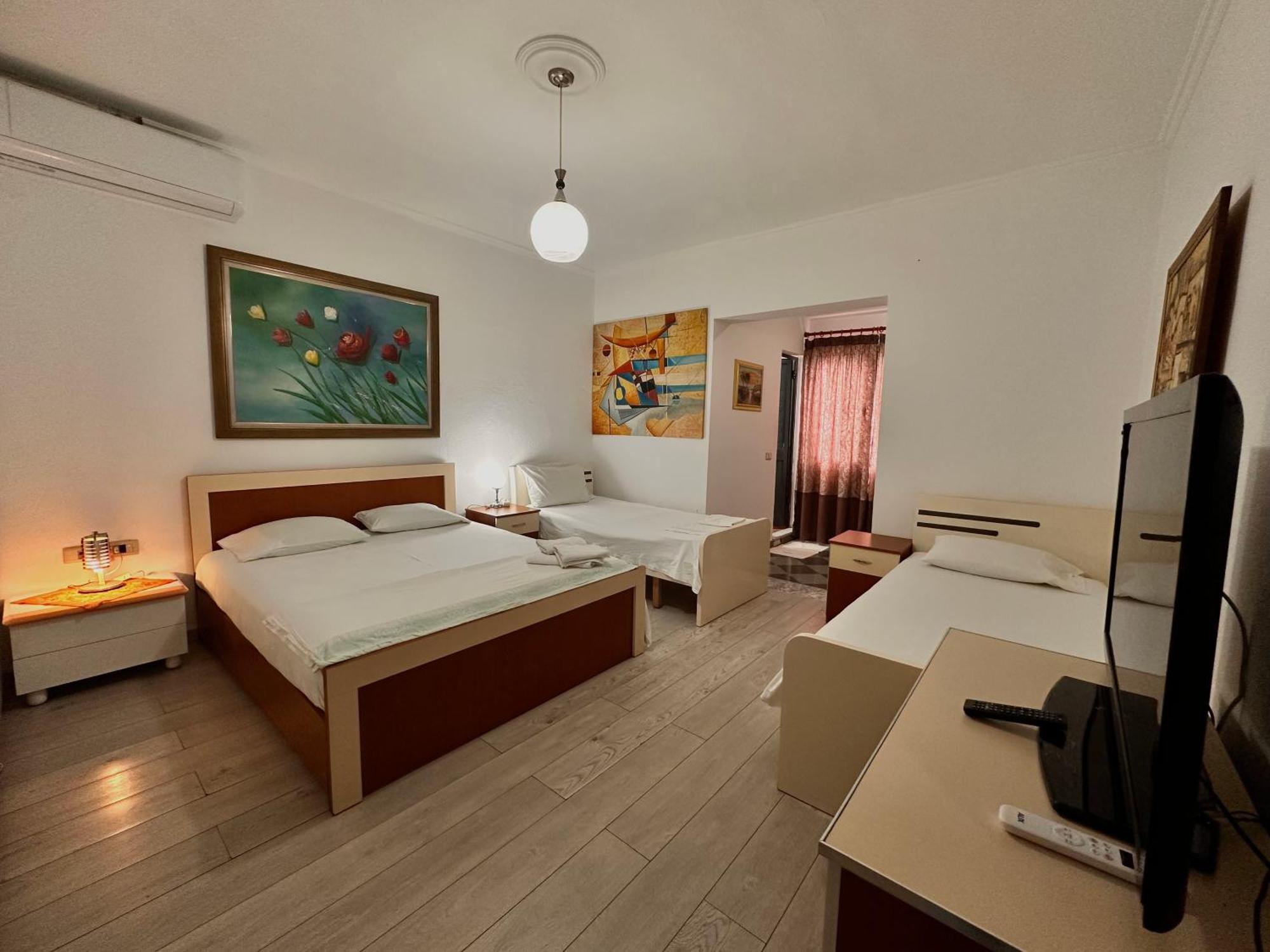 Hostel Grande House Tirana Exterior photo