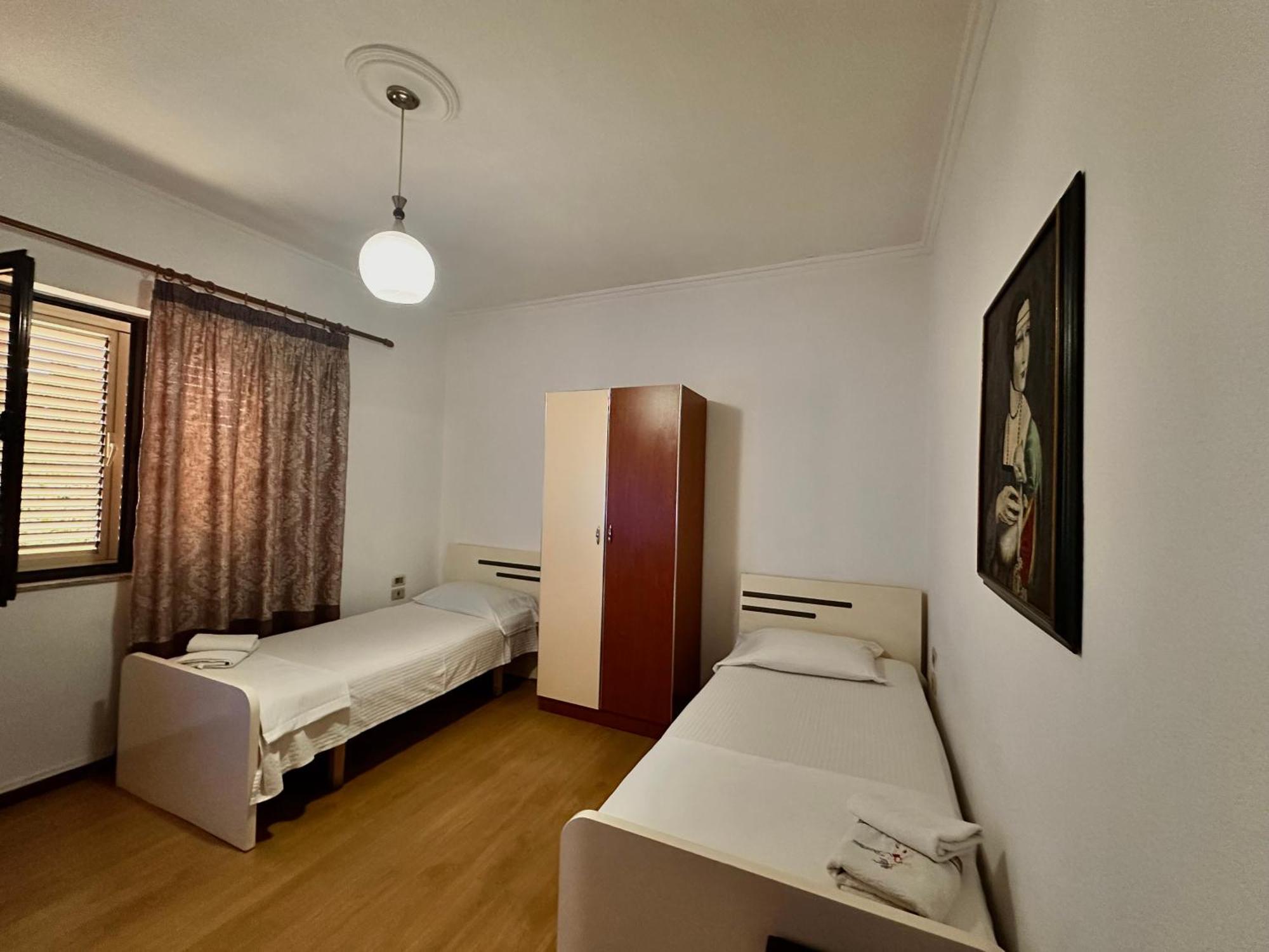 Hostel Grande House Tirana Exterior photo